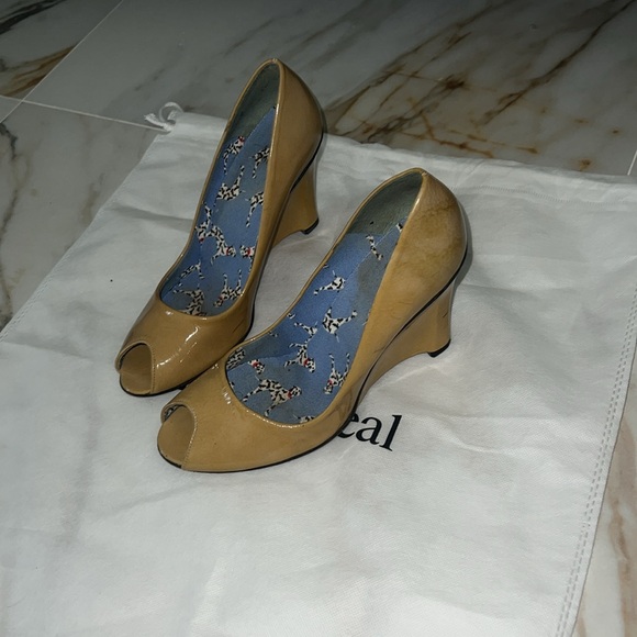 Stuart Weitzman wedges - Picture 10 of 13